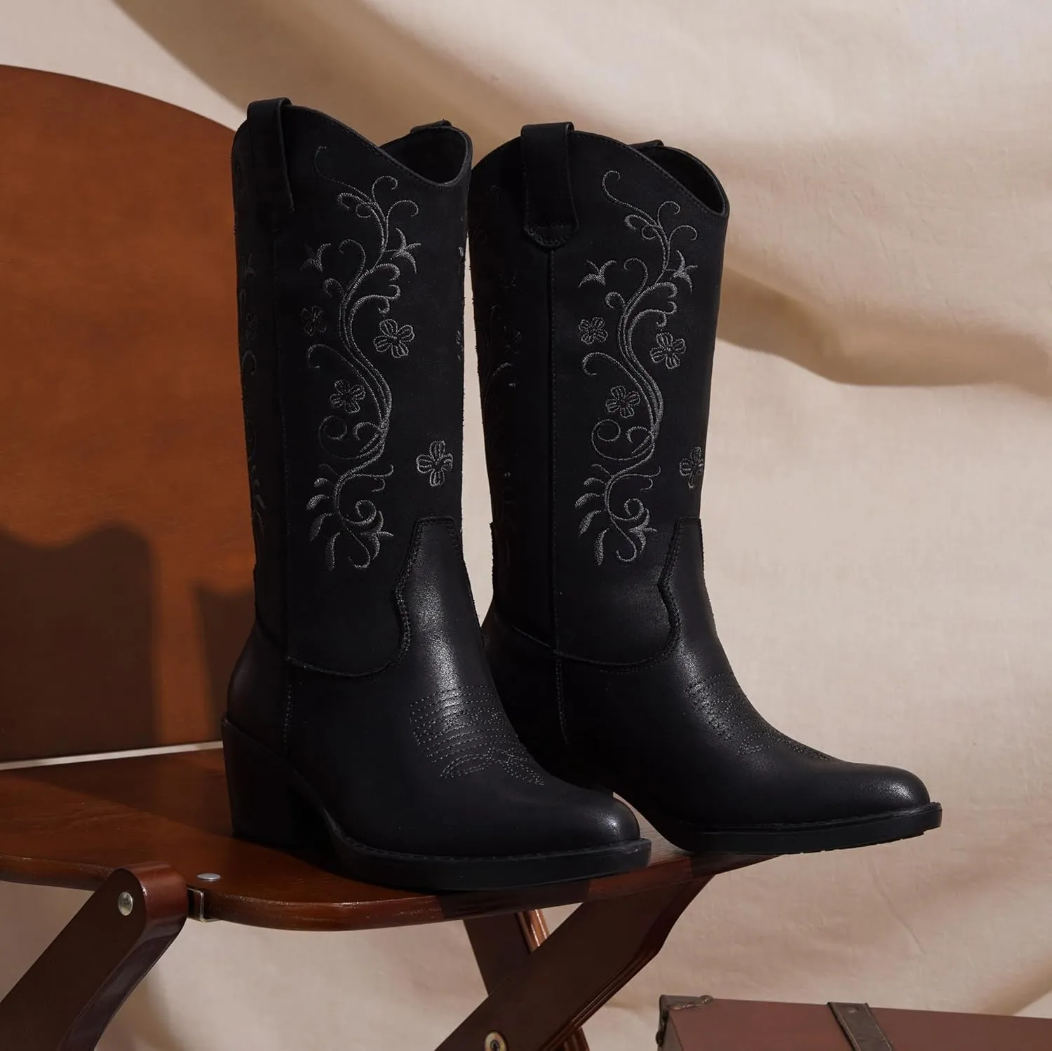 Vepose Women's Cowboy Boots, Embroidered Western Mid-Calf 9802 Cowgirl Boots, Pointed Toe Pull on Boots with Chunky Heel